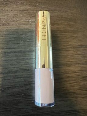 Wander Beauty Dualist concealer nwob